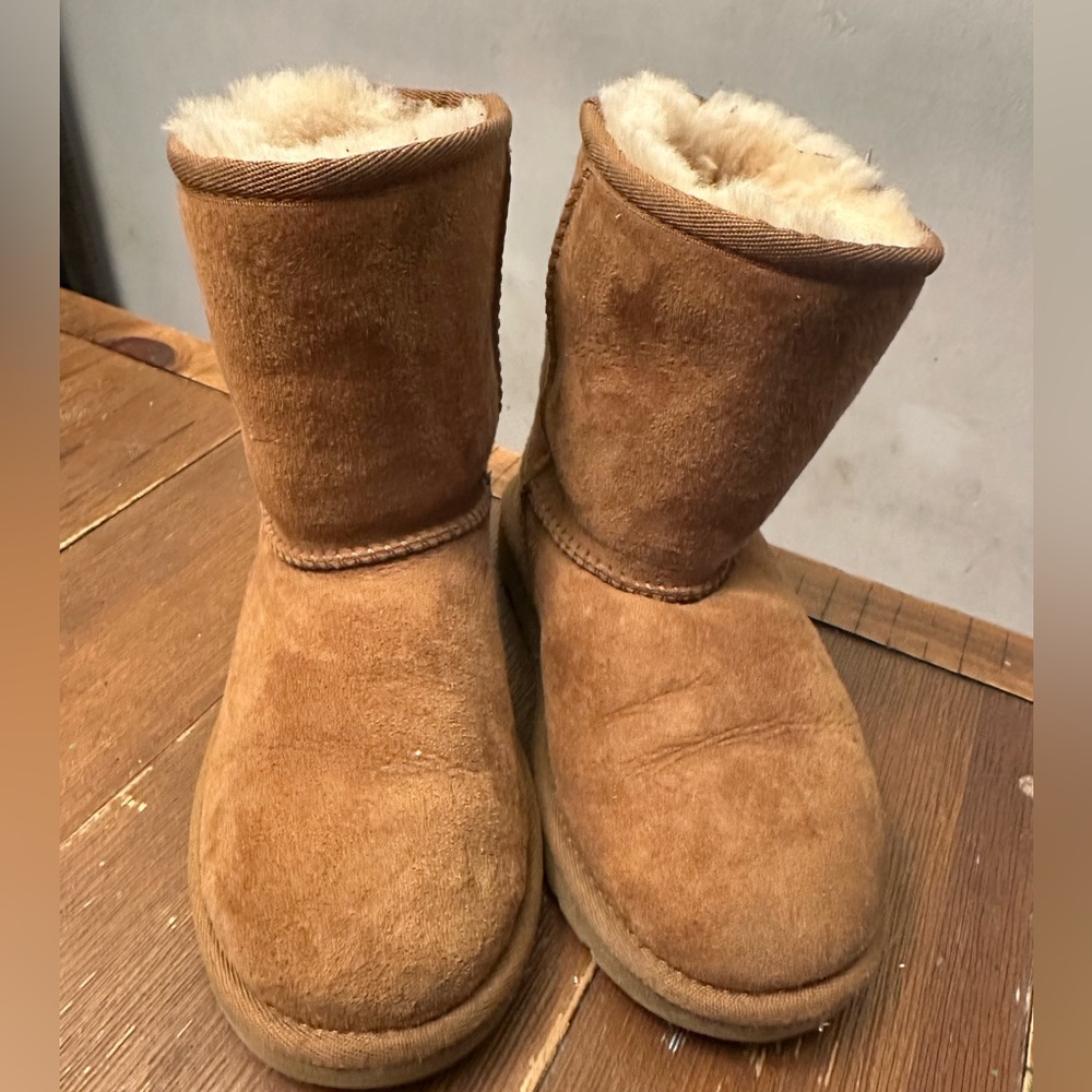 Classic mini Uggs